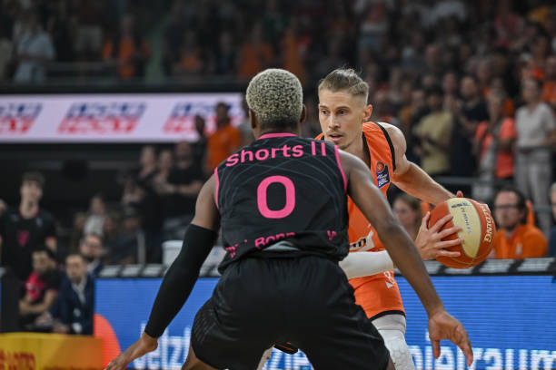 的勇敢与冷 的勇敢与冷