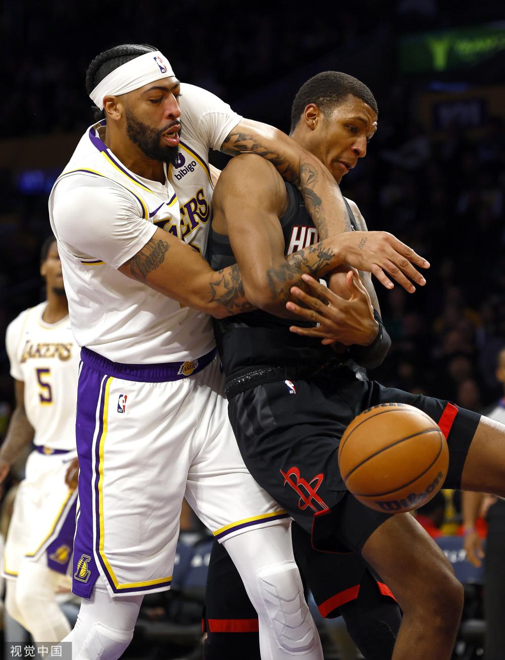 因此估值更 因此估值更